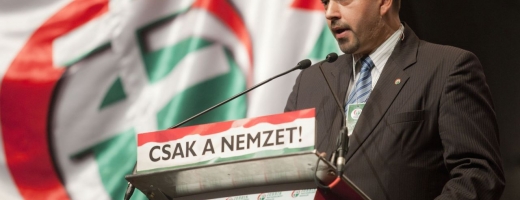 Istvan Szavay şi un alt lider Jobbik sunt vizaţi de interdicţii din cauza exprimării unor idei extremiste care riscă să aducă atingere ordinii publice în România. 