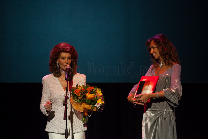 Sophia Loren si Madalina Ghenea