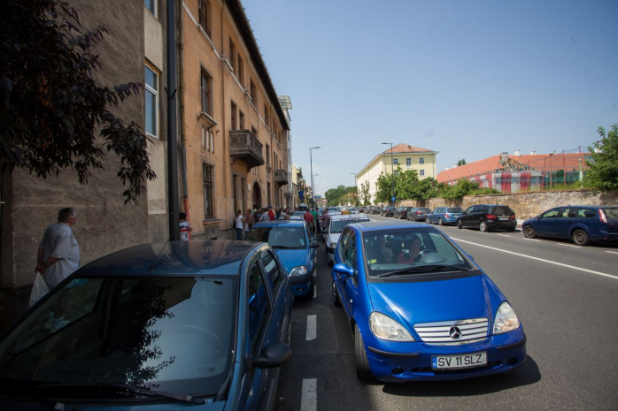 Așa arată în fiecare zi zona liceelor de pe Avram Iancu. Foto: Saul Pop