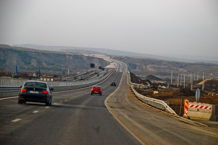 Un hunedorean a fost prins “zburând” cu 225 km/h pe Autostrada Turda-Borș