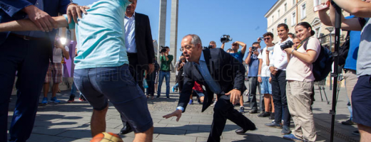 Boc şi Mircea Bravo au jucat baschet pe Eroilor. Foto: Saul Pop