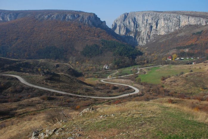 O treime din plantele din România se găsesc la Cheile Turzii, iar cea mai mare pasăre răpitoare din țară își face veacul prin zonă.