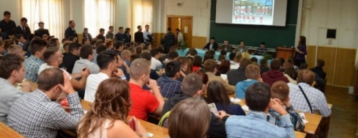 Studenţii nu mai trebuie să facă dovada asigurării medicale