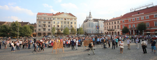 Politica a învins cultura