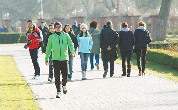 Expunerea pielii la soare determină obţinerea de vitamina D