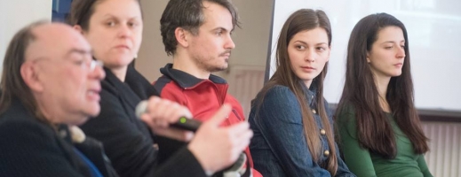 Regizorul Andriy Zholdak, primul din stânga şi patru dintre actorii din distribuţie: Kicsid Gizella, Bodolai Balazs, Imre Eva şi Sigmond Rita. FOTO Biro Istvan/huntheater.ro