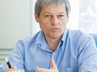 Dacian Cioloş îi invită pe români în Platforma România 100  sursa foto Facebook Dacian Ciolos