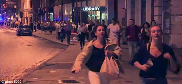 Atacuri teroriste în Londra: Cel puţin şase morţi şi 30 de răniţi în atentatele din centrul oraşului Sursa foto evz.ro