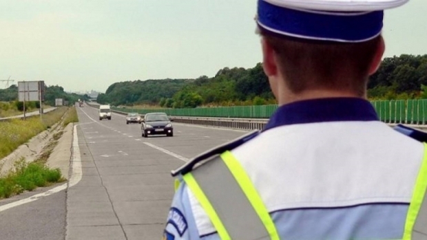 Poliţiştii au prins duminică 15 vitezomani pe autostrăzi  sursa foto romaniatv.net