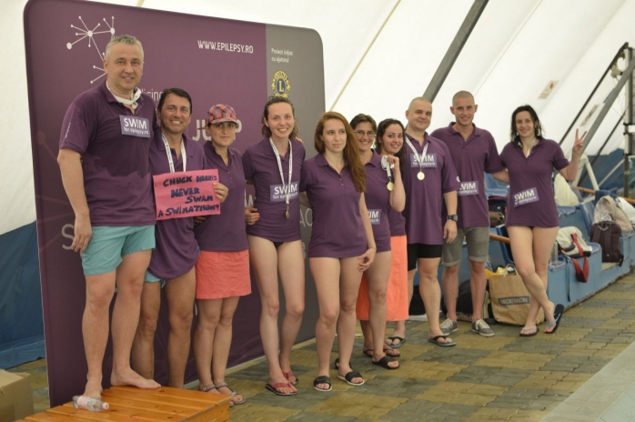 Neurologul clujean Bogdan Florea a înotat la Swimathon Mureș pentru pacienții cu epilepsie 