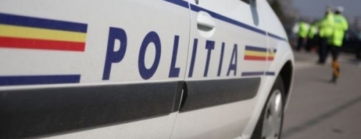 Beată la volan şi cu 4 copii în maşină. O femeie le-a dat bătăi de cap poliţiştilor clujeni.