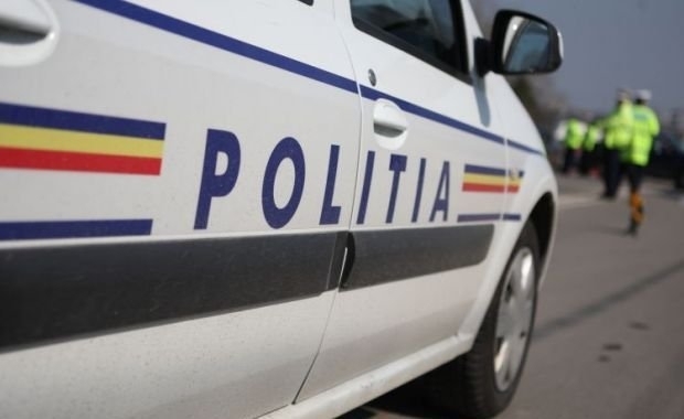 Beată la volan şi cu 4 copii în maşină. O femeie le-a dat bătăi de cap poliţiştilor clujeni.