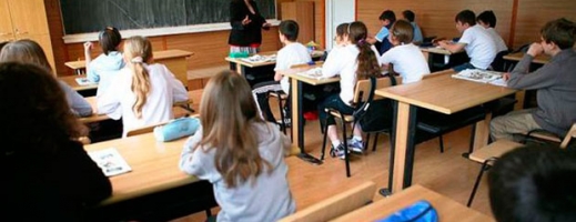 Părinţii vor camere video pe tot parcursul anului şcolar, nu doar la examene 