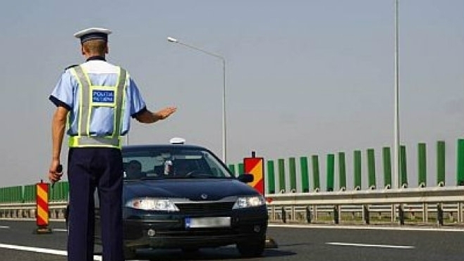 Şoferi vitezomani. Prins pe autostradă cu 199 km/h. 