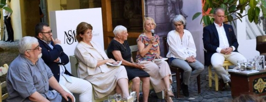 Andrei Pleșu, Michael Schmidt, Catrinel Pleşu, Sofia Folberth, Ruxandra Hurezean, Beatrice Ungar și Benjamin Josza, la lansarea cărților-document despre istoria sașilor transilvăneni