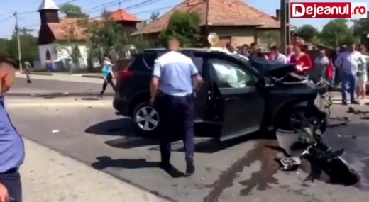 Accident grav în localitatea Răscruci. Impact violent între un autotren şi un autoturism  sursa foto dejeanul.ro 