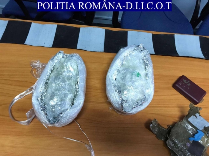 Clujean reţinut de poliţişti pentru trafic de droguri 