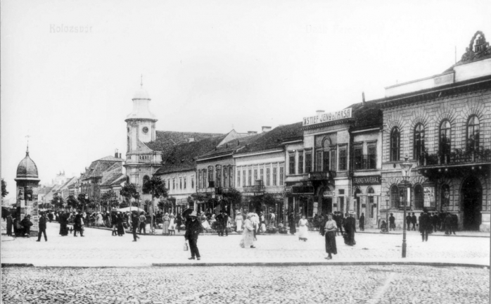 Zi de targ in centrul Clujului. Strada de Mijloc, astazi Bulevardul Eroilor