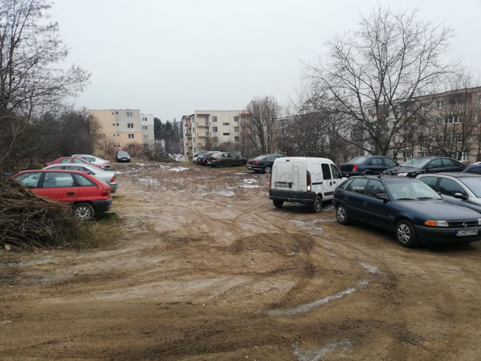 Locul unde va fi construit parkingul de pe Primăverii