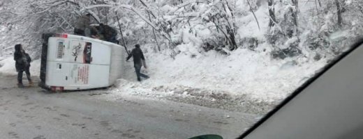 Dubiță răsturnată la ieșirea din Baciu