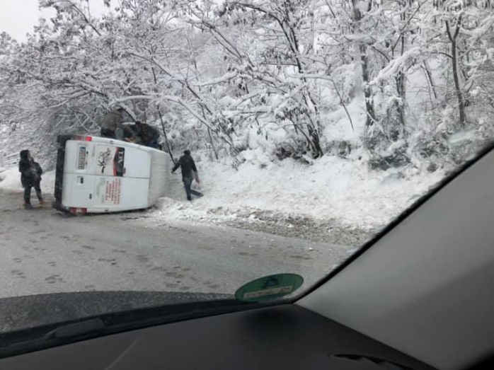 Dubiță răsturnată la ieșirea din Baciu