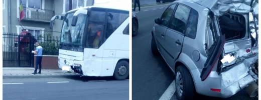 Accident la Iclod: mașină făcută praf după ce s-a ciocnit cu un autobuz