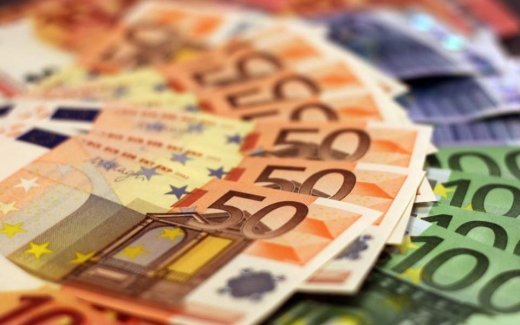 A treia ședință cu euro la 4,72 lei