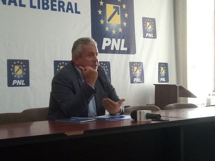 D. Buda o trage de mânecă pe Dăncilă și cere consultări privind viitorii comisari europeni: „Trebuie să reprezinte România, nu PSD-ALDE!”