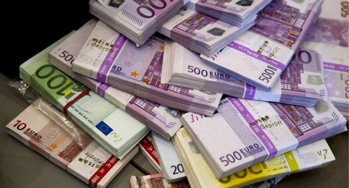 ANALIZĂ Euro stagnează de două săptămâni la 4,75 lei