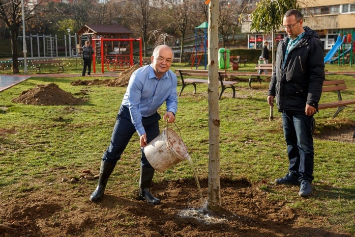 Replica lui Boc pentru ministrul Mediului: „Nu de ieri, nu de azi am început proiectele de mediu!”, sursă foto: Facebook Emil Boc