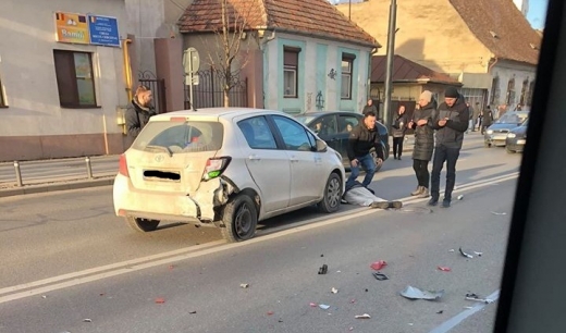 Accident pe Moților, bărbat întins pe asfalt, sursă foto: Facebook Info Trafic jud. Cluj