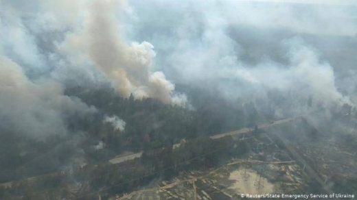 Pădurea radioactivă de la Cernobâl, cuprinsă de FLĂCĂRI. A intervenit ARMATA!, sursă foto: Serviciul de Urgență Ucrainean