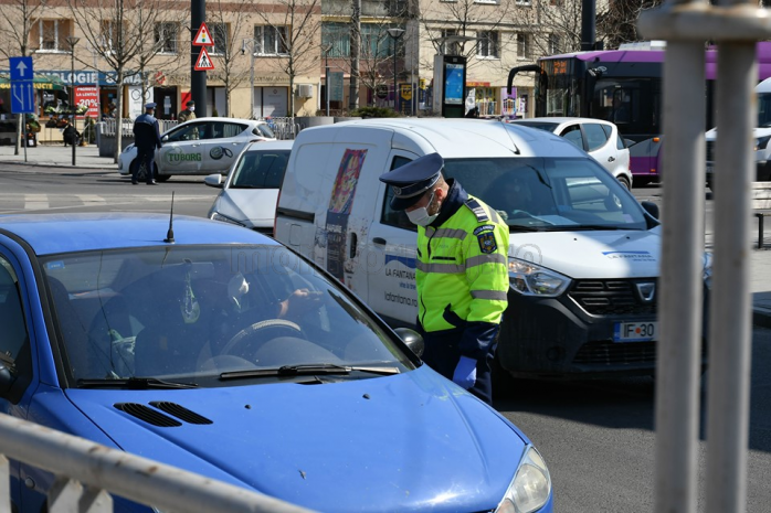 vulnerabili-la-covid-19-mai-bine-de-jumatate-dintre-romani-nu-pot-lucra-de-acasa