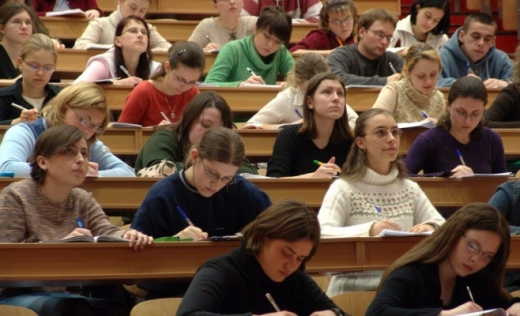 Examenele de licenţă şi de disertaţie vor fi organizate „după ce se încheie anul universitar cu bine”