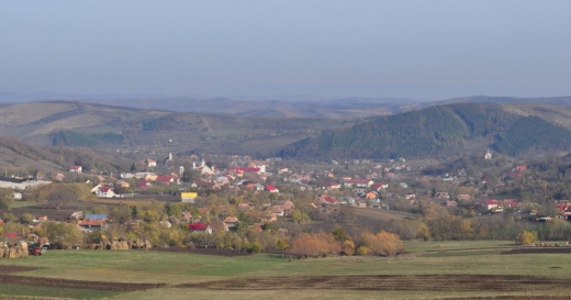 Preotul dintr-un sat din județul Cluj a ținut slujbe și i-a îmbolnăvit pe oameni