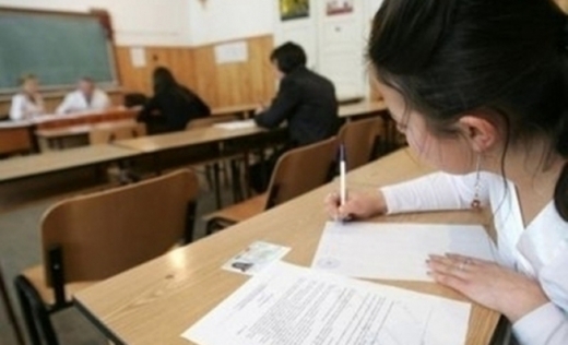 Revenirea la şcoală a elevilor care trebuie să susțină examene este OPȚIONALĂ! Cum se vor organiza examenele