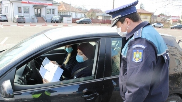 Sentință definitivă pentru un clujean! 6 luni de ÎNCHISOARE pentru că a tușit către un polițist 