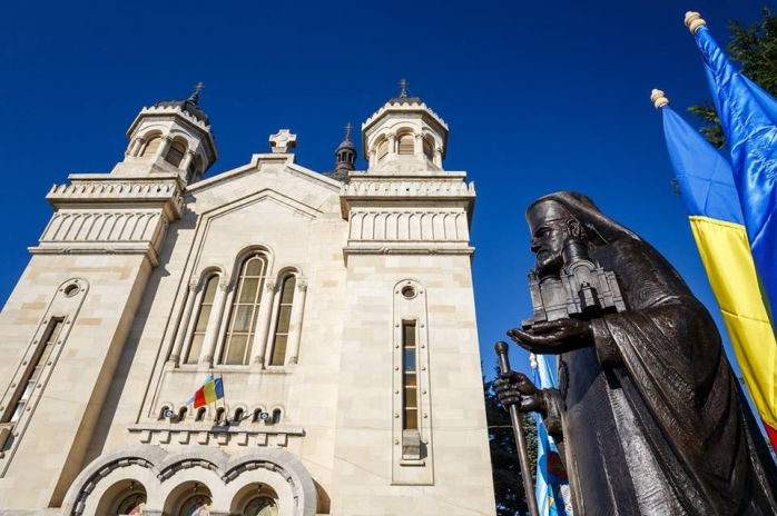 Credincioșii duc dorul bisericii. La ce speră patriarhul Daniel? Cum se vor desfășura slujbele?