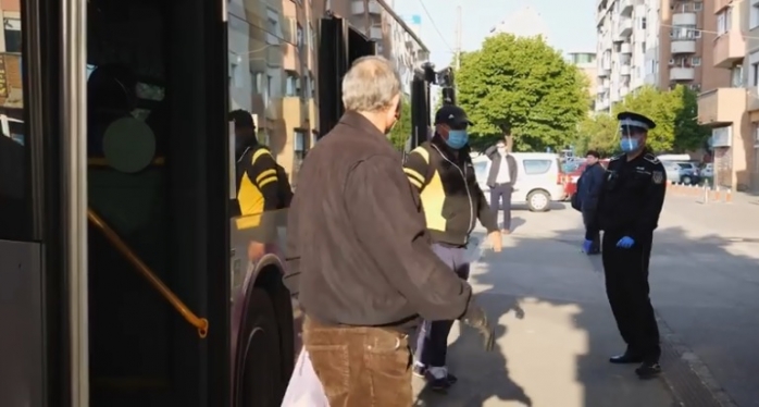 cum-se-circula-in-autobuzele-din-cluj-napoca-in-timpul-starii-de-alerta-video, sursă foto: Facebook Emil Boc