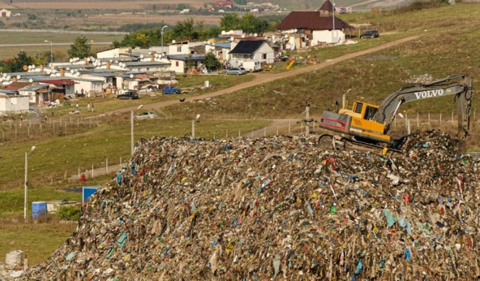 la-ce-distanta-de-casa-voastra-ati-accepta-sa-se-faca-o-rampa-de-gunoi-fie-ea-si-ecologica, sursă foto: Facebook Adrian Dohotaru