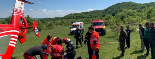 Un tânăr a fost transportat cu ELICOPTERUL SMURD la spital după un accident de muncă