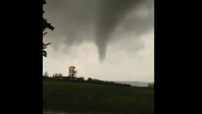 Tornadă spectaculoasă în Botoșani