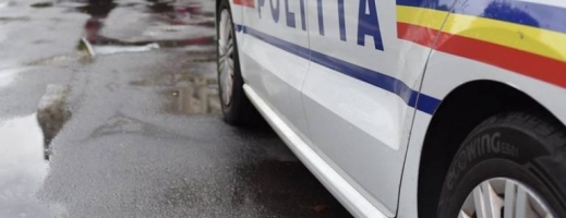 Două tinere, hărțuite de un bărbat care SE MASTURBA ÎN PUBLIC! Polițiștii îl caută pe onanist