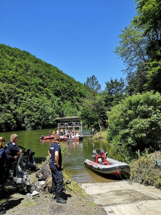 Prefectul Clujului, în control pe lacul Tarnița. Au fost date amenzi