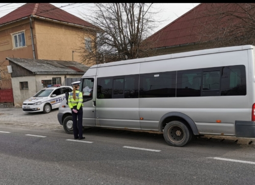 Transportatorii de persoane, trași pe dreapta de polițiștii cluejni. Zeci de amenzi au fost aplicate