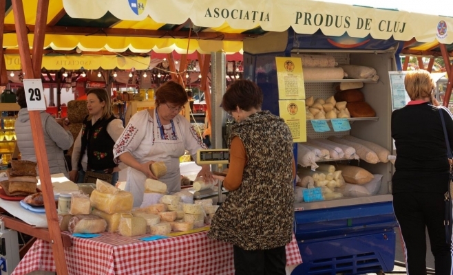 Târg cu produse locale, în centrul Clujului