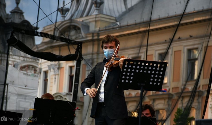 Vioara Stradivarius Elder-Voicu a răsunat în Piața Unirii la concertul lui Alexandru Tomescu, foto: Paul Gheorgheci/monitorulcj.ro