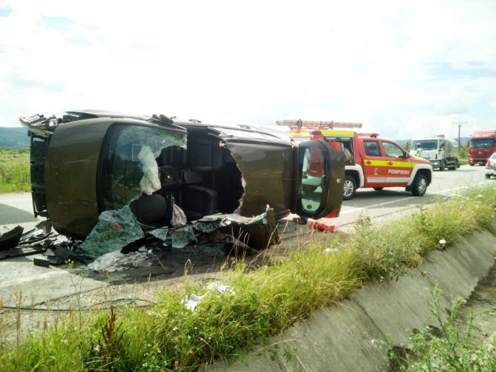 ACCIDENT GRAV în Câțcău. O tânără de 20 de ani, transportată la spital