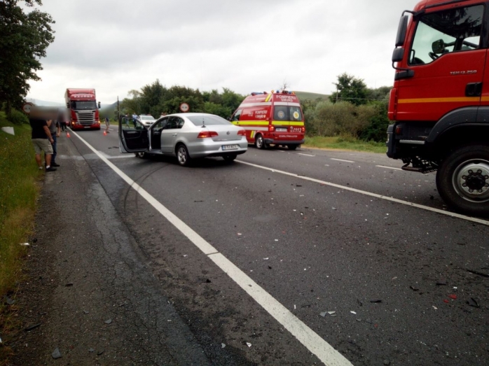 FOTO Mai multe persoane au fost implicate într-un accident rutier