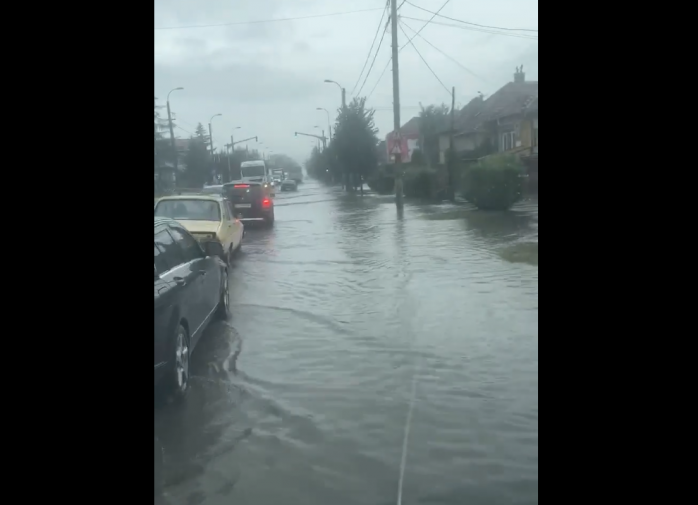 Clujul a devenit Veneția Transilvaniei, după ploile de astăzi - VIDEO